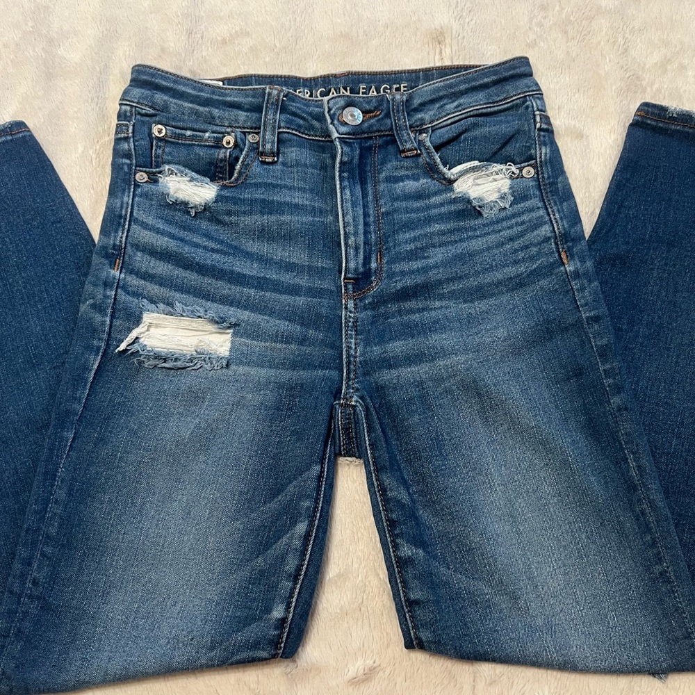 American Eagle Stylish Blue Distressed Women's Jeans